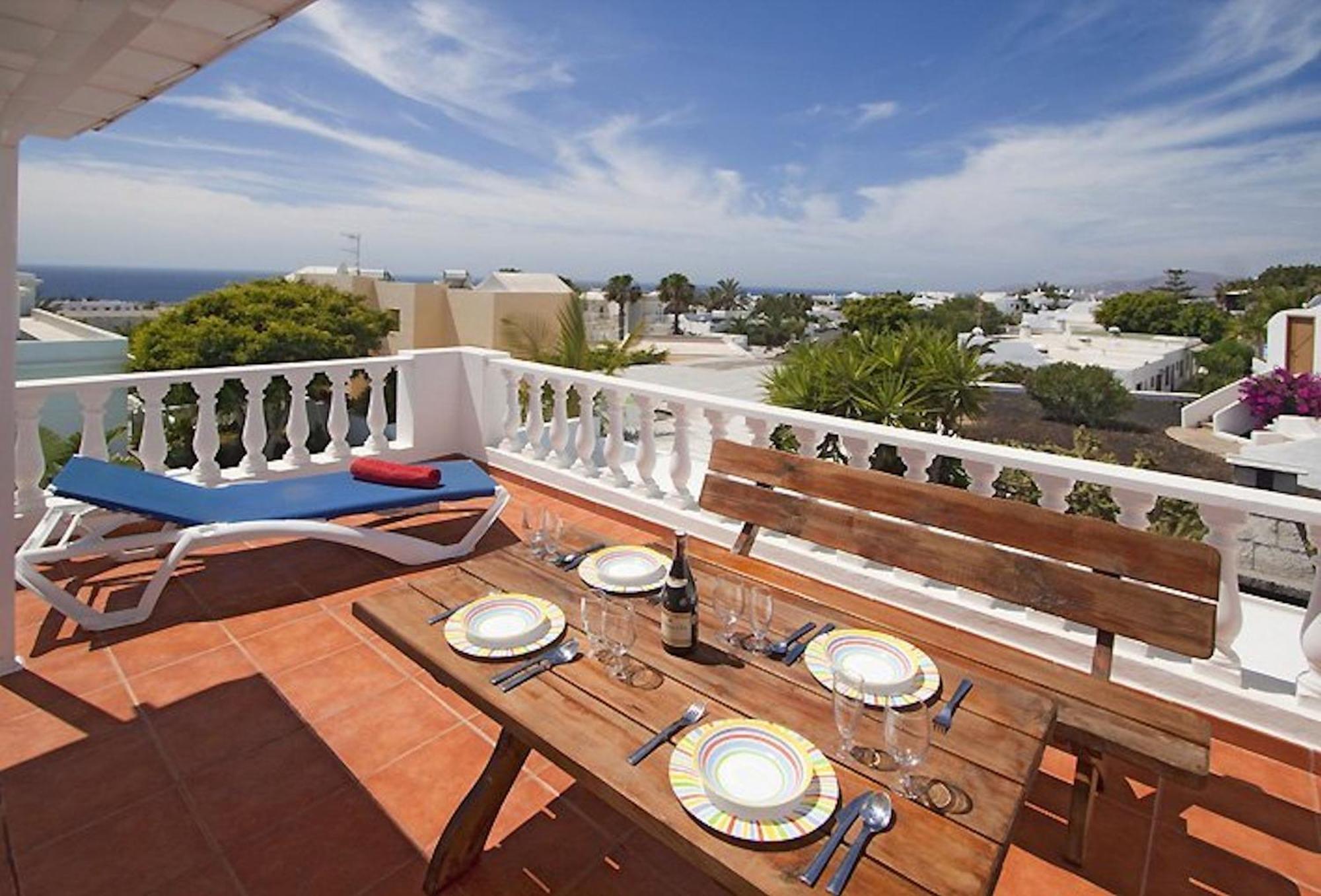 Lovely Los Mojones Villa Casa Jasmine Heated Pool Short Walk To Beach Puerto Del Carmen Puerto del Carmen  Extérieur photo