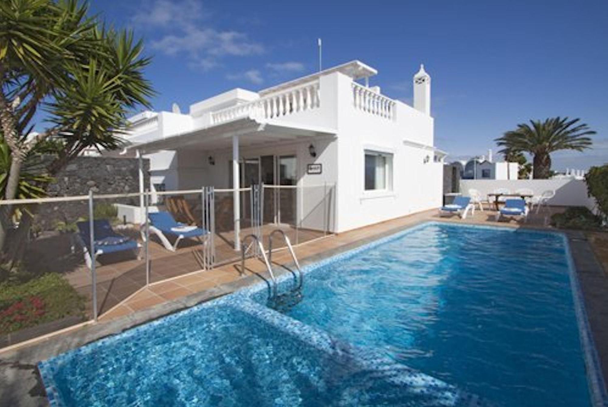 Lovely Los Mojones Villa Casa Jasmine Heated Pool Short Walk To Beach Puerto Del Carmen Puerto del Carmen  Extérieur photo