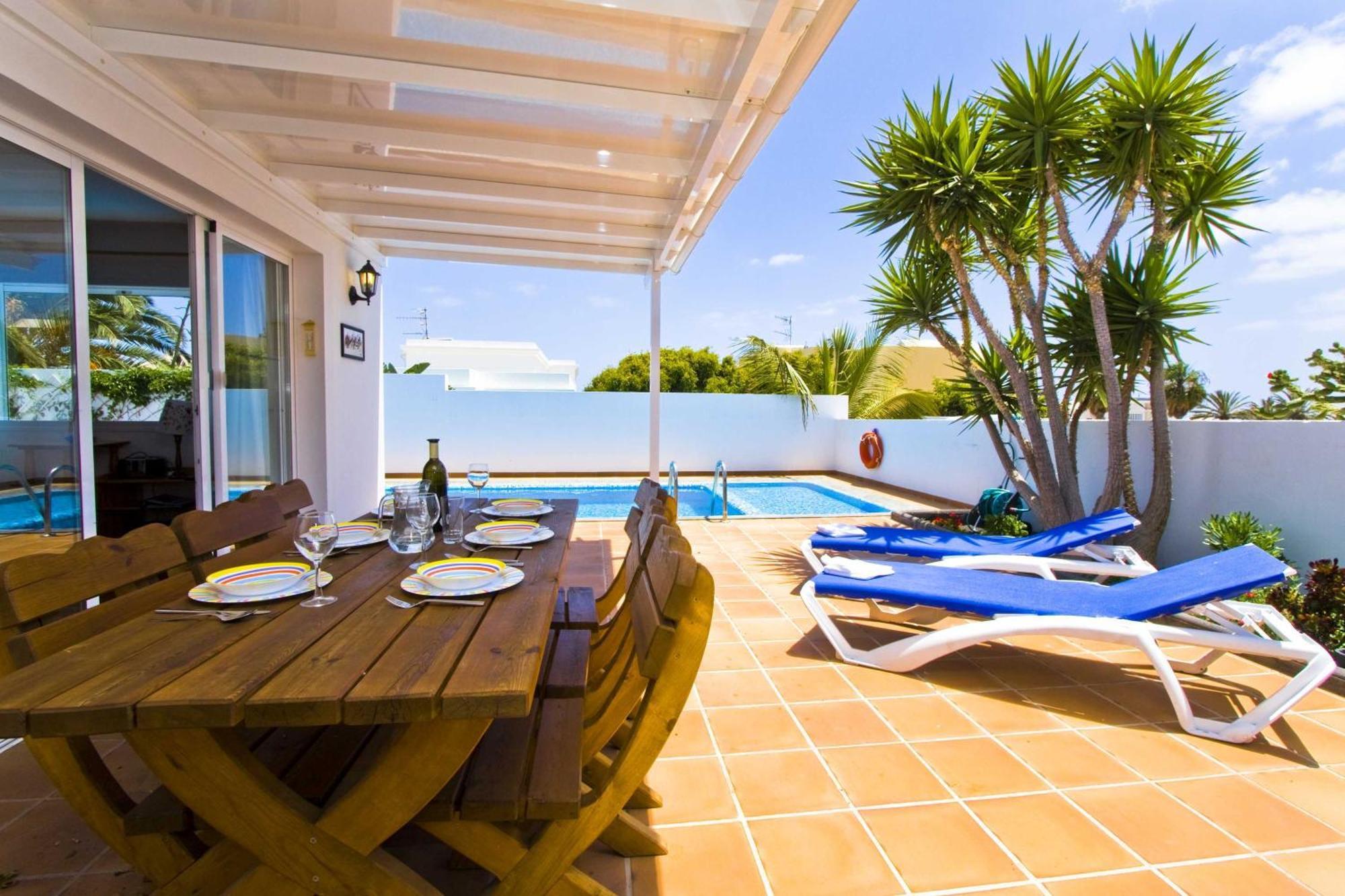 Lovely Los Mojones Villa Casa Jasmine Heated Pool Short Walk To Beach Puerto Del Carmen Puerto del Carmen  Extérieur photo