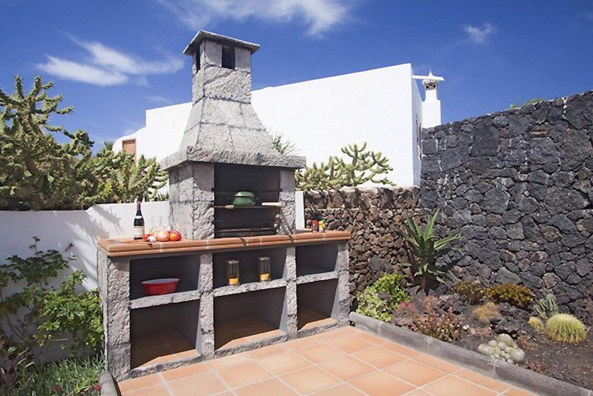 Lovely Los Mojones Villa Casa Jasmine Heated Pool Short Walk To Beach Puerto Del Carmen Puerto del Carmen  Extérieur photo
